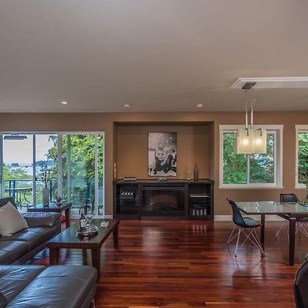 Luxury Penthouse Downtown Nanaimo Apartment Exterior photo