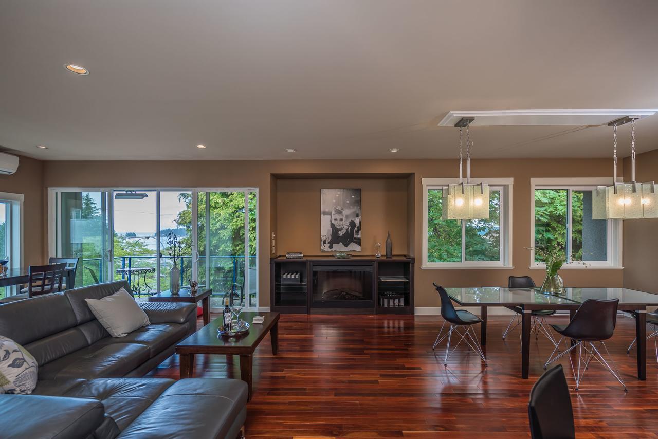 Luxury Penthouse Downtown Nanaimo Apartment Exterior photo